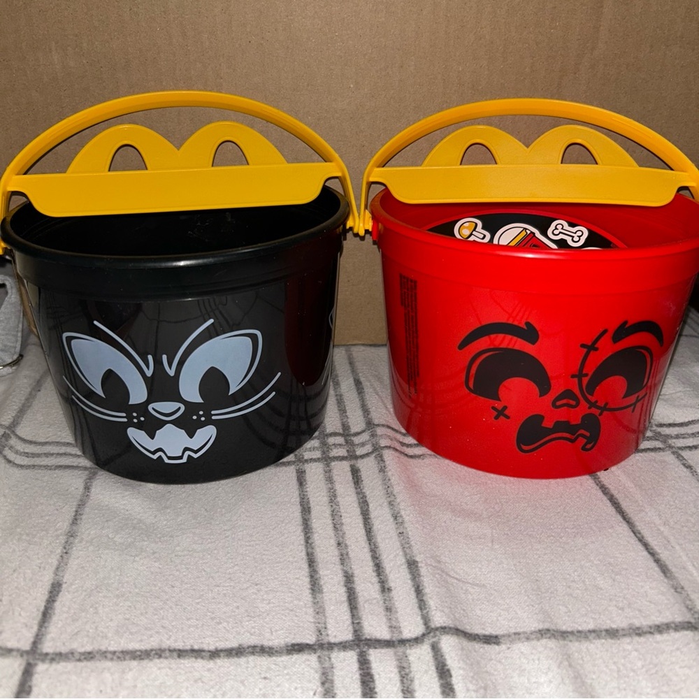 McDonald’s 2025 Boo Buckets